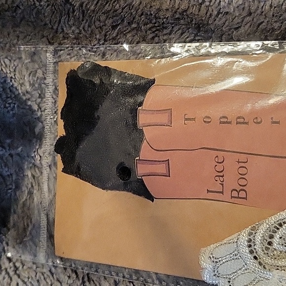 Lace boot topper - NWTs - black & pearl buttons - Picture 3 of 3